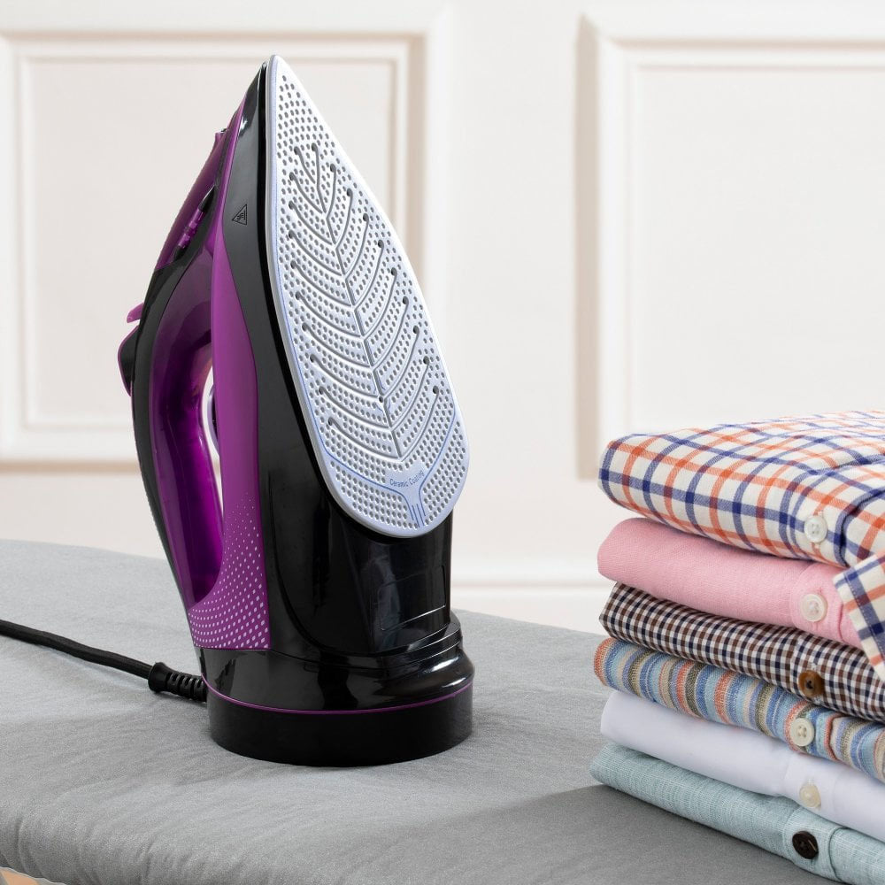Daewoo Free Glide Cordless Steam Iron 2200W - SDA1592 Steam Irons Eurosonic Group Limited (AIS) Brand_Daewoo CarlR Collections_Irons Collections_Laundry Daewoo Ironing Irons Laundry Laundry Appliances Oct25 Product Type_Steam Irons Steam Iron