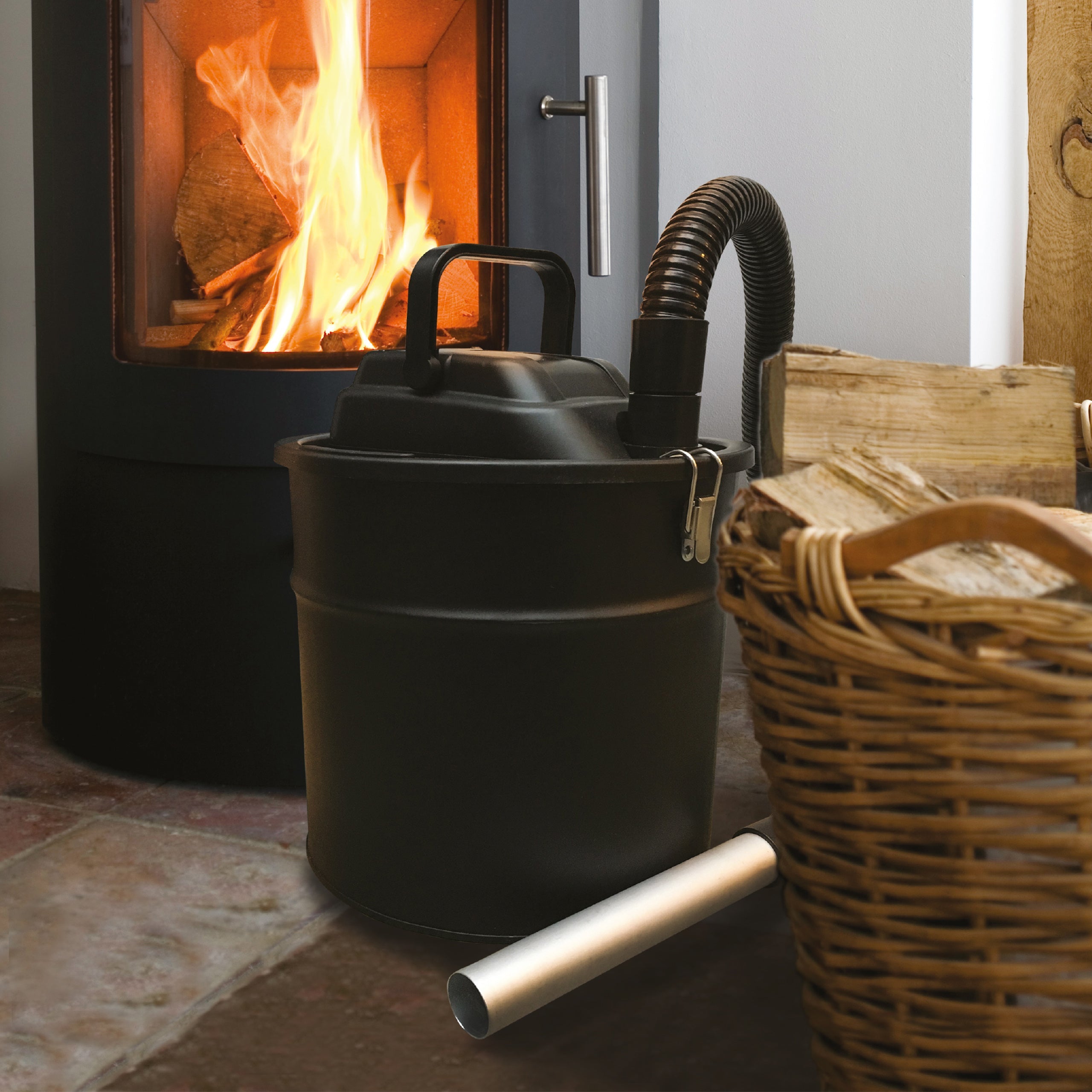 Spear & Jackson HEA1623GE Ash Vacuum Cleaner Ash Vacuums SPEAR & JACKSON Brand_Spear and Jackson Collections_Vacuums / Floor Cleaners Domestic Appliances Housewares Product Type_Ash Vacuums Solid Fuel Heating & Accs. Vacuums & Floor Cleaners