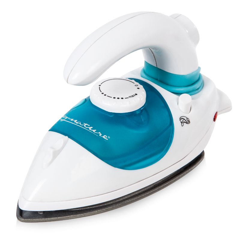 Signature S22003 Travel Iron 800w - Premium Travel Irons from RKW - Just $7.99! Shop now at W Hurst & Son (IW) Ltd